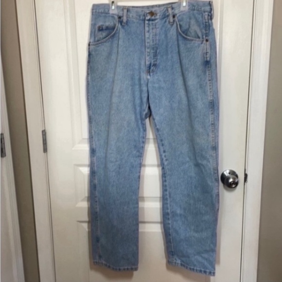 Vintage Wrangler Jeans Cotton Relaxed Fit Light Wash Denim Sturdy Straight Leg - Picture 8 of 16